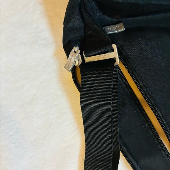 Baggallini Black Sling Pack with Silver Logo - Picture 7 of 9